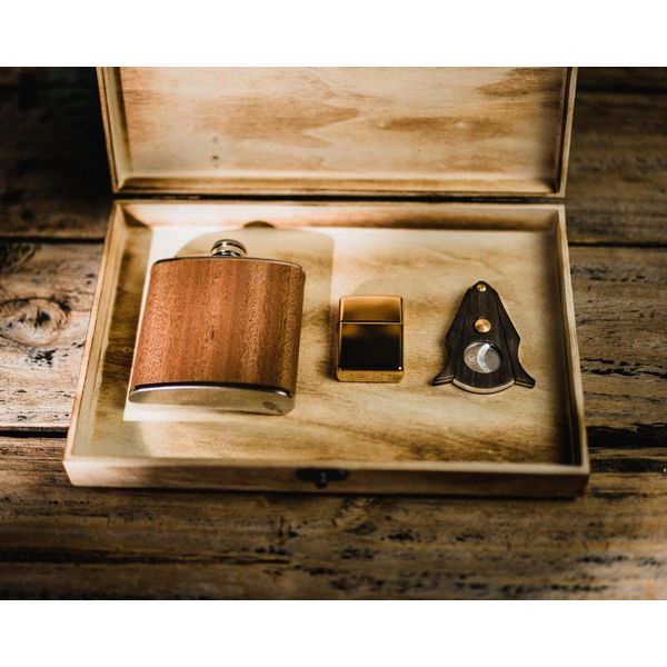 “Guys Night Out” Cigar Gift Box