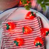 Lights4fun 10 Warm White LED Battery Operated Strawberry String Fairy Lights with Timer