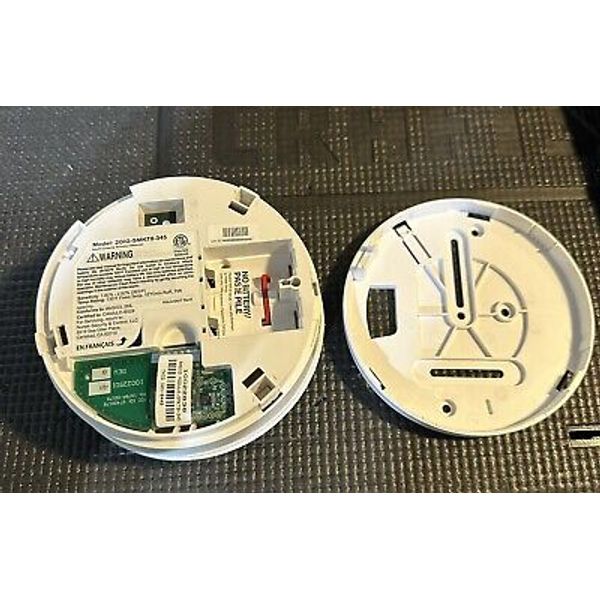 2GIG smoke detector