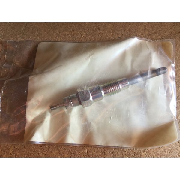 NEW KUBOTA GLOW PLUG 24V        PN 16665-65510