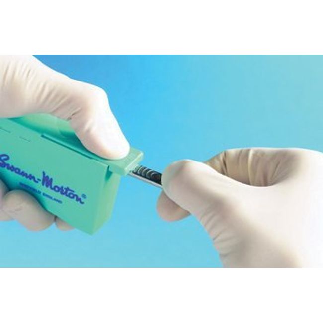 Swann Morton Non-Sterile Surgical Blade Remover Unit