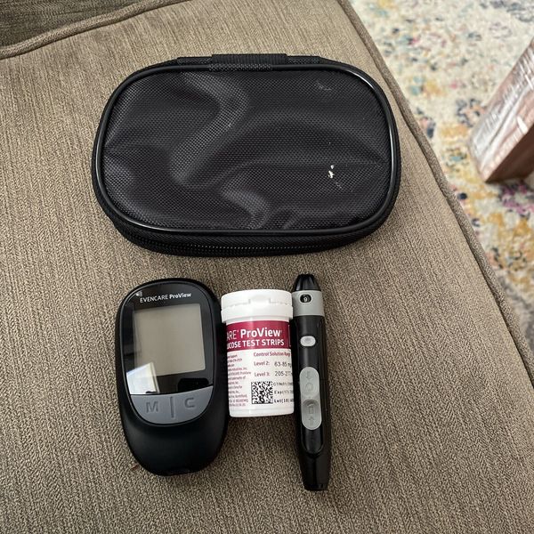 Medline Evencare G2 Blood Glucose Monitoring System W/Case