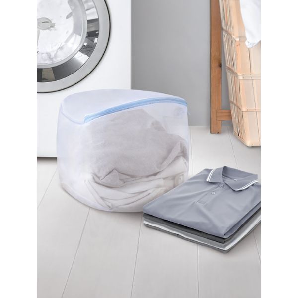 Tight mesh spherical laundry net