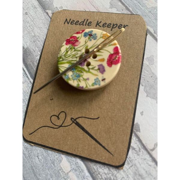 Floral Pattern Magnetic Needle Keeper, Decorative Button Design with Pink and Blue Flowers