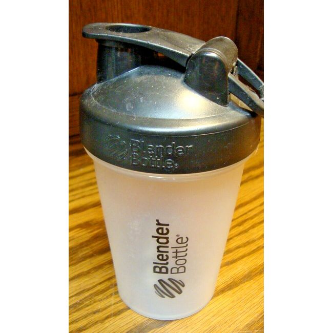 Classic 20 oz Protein Shaker Mixer Cup Bottle For Protein Shakes & Pre  Workout