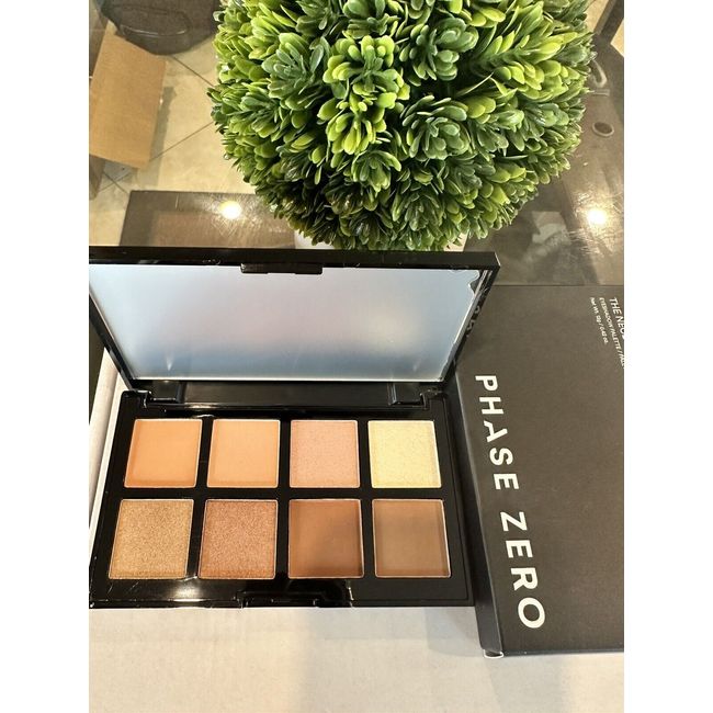 Phase Zero The Necessities Make Up Eyeshadow Palette - NWOB. 12g.