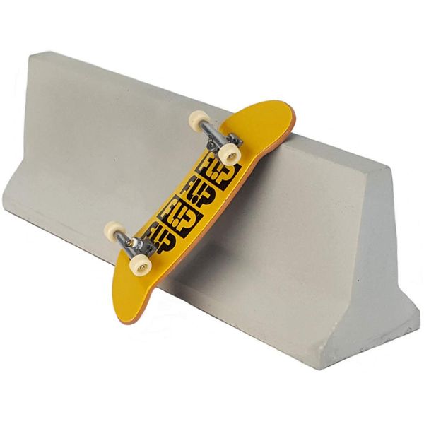 Acacia Grove Jersey Barrier for Fingerboard Skatepark - 1:12 Scale, Made of Concrete