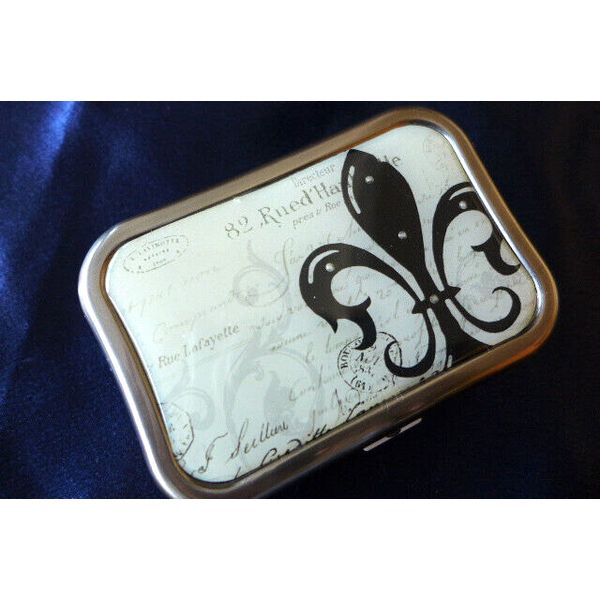 Fashionable Contact Lenses Case...Fleur..