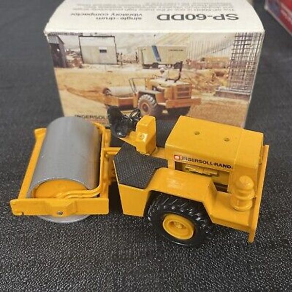 VINTAGE NZG W. GERMANY NR.157 SP-60DD VIBRATORY COMPACTOR DIE-CAST IN BOX 1:50