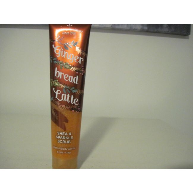 BATH AND BODY WORKS GINGERBREAD LATTE SWIRL SHEA & SPARKLE SCRUB