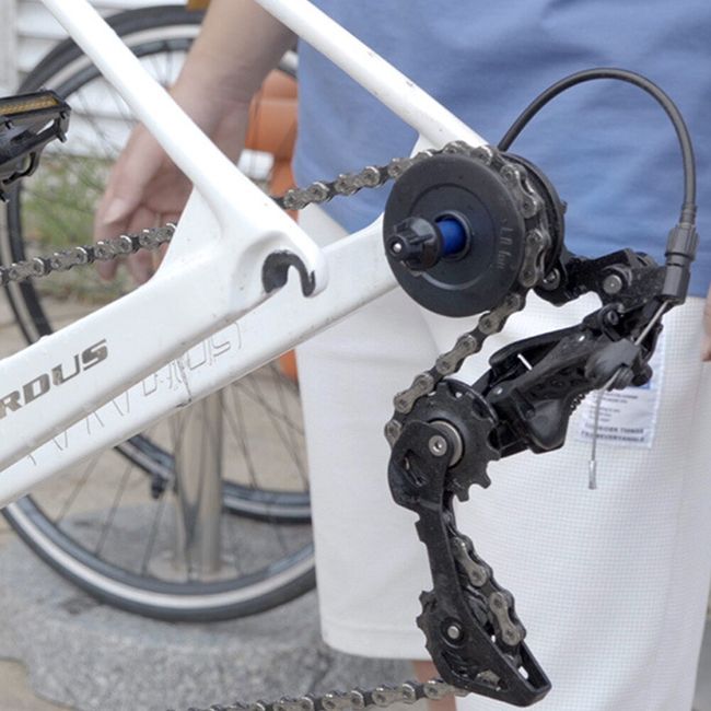 Bike chain holder online for cleaning