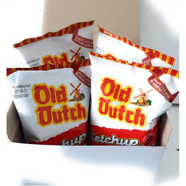 Old Dutch ketchup potato chips ~ 4 bags/40g from Canada Canadian eh treat boxes