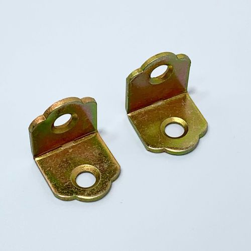 20 Pieces L Bracket Corner Brace with Screws Small Right Angle Bracket Metal Corner Bracket Right Angle Corner Braces for Wooden Furniture Tables Bed Shelves, 0.79 x 0.79 x 0.71 Inch, Color Zinc