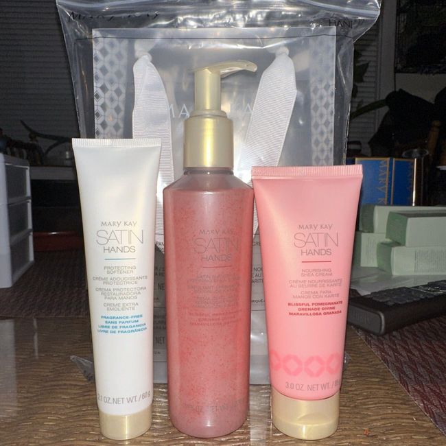 Mary Kay Satin Hands Pampering Set Blissful Pomegranate : Softener, Scrub, Cream