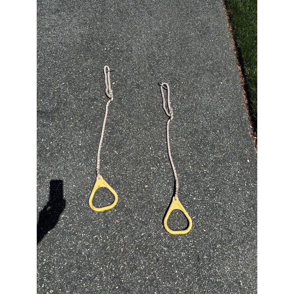 Gymnastic Rings Plastic And Rope Adjustable With Carabiners