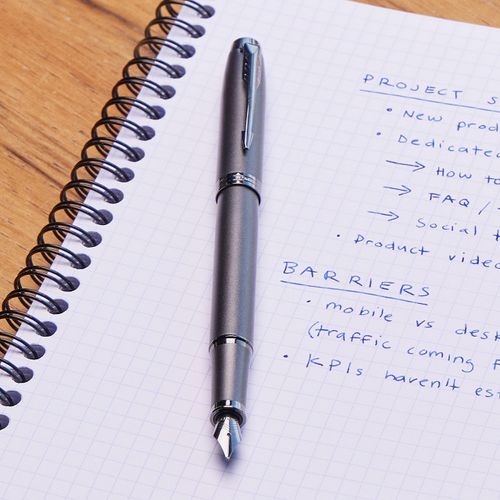Parker IM Monochrome Fountain Pen | Gun Metal Finish and Trims | Medium Nib | Blue Ink | Gift Box