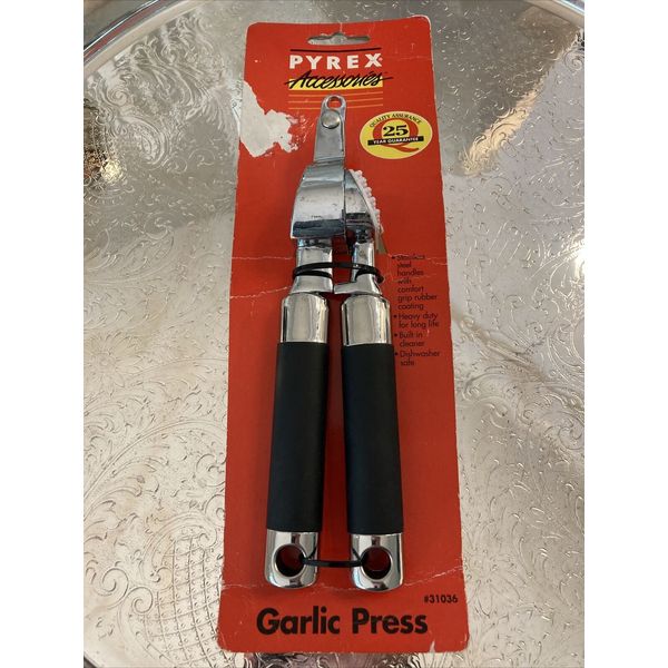 Pyrex Garlic Press Silver W/ Black Rubber Grips Kitchen Utensil Accessory