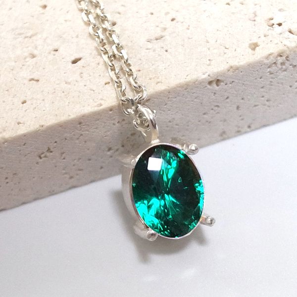 [Free Shipping] 925 Silver Austrian Emerald Stone Lucky Graduation Birthday Gift Cubic Necklace