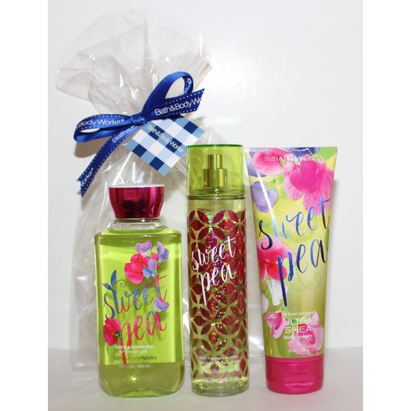 Bath & Body Works ~ Signature Collection ~ Sweet Pea ~ Shower Gel ~ Ultra Shea Body Cream & Fine Fragrance Mist ~ 3 pc Gift Bag