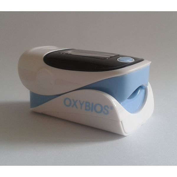 Blue Pulse Oximeter, heart rate monitor with instructions in french - taken the oxygen saturation (SPO2) and pulse rate