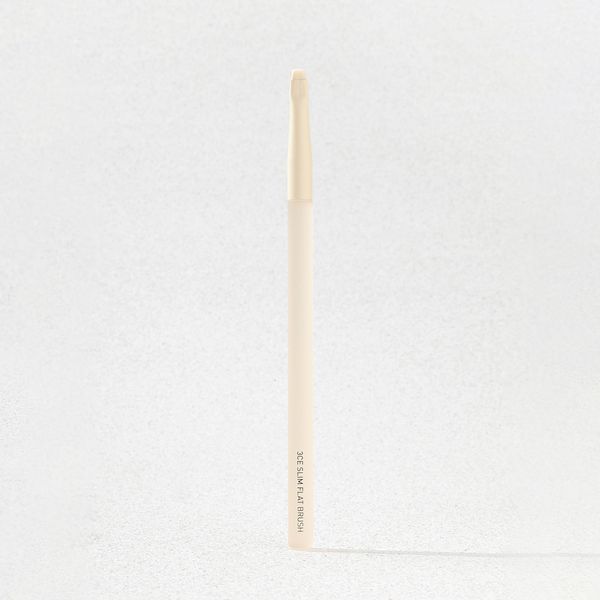 1 x 3CE Slim Flat Brush (Guaranteed Arrival)