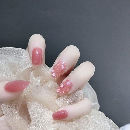 Set of 24 Pale Pink Nail Tips, Small White Flowers, Elegant Nails, Removable, Nail Decoration, Receptions, Parties, After-parties, Entrance Ceremonies, Graduation Ceremonies, Coming of Age Ceremonies, Fireworks Displays, Cherry Blossom Viewing