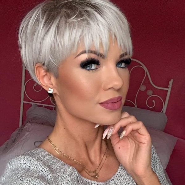 MIMAN Short Platinum Blonde Pixie Cut Wig Fluffy Short Hair Wigs with Bangs Dark Color Roots Layered Hair Natural Looking Synthetic Wig Halloween Costumes Wigs for Women