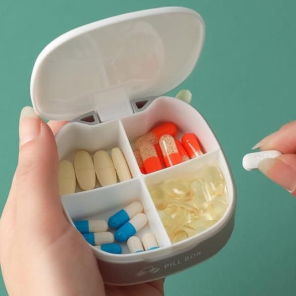 Portable nutritional supplement case Office nutritional supplement container Travel emergency medicine storage box