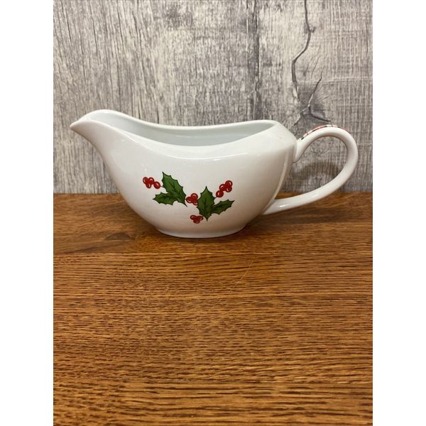 Essential Home CHRISTMAS Ivy Gravy Boat 2005 Tartan Plaid Accent Handle