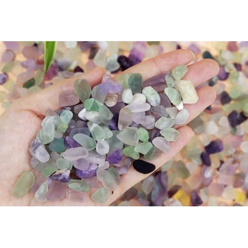 Fluorite Aquarium Gravel Rocks Natural Tumbled Healing Crystal Chips Bulk Gemstones Tumbled Crushed Stones for Fountain Vase Filler Planters Decorative Fish Tank Potted Reiki Energy Balancing 0.44lb