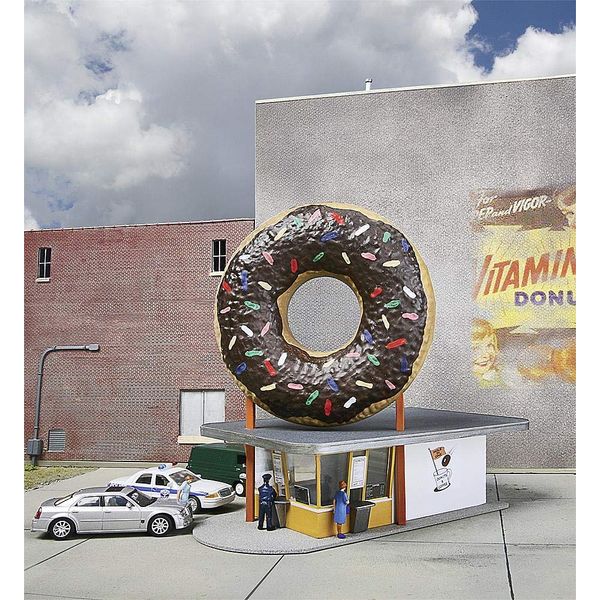 Walthers Cornerstone Hole-In-One Donut Shop