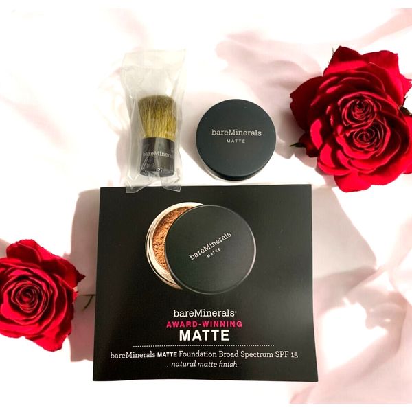 BareMinerals MATTE Foundation Broad Spectrum SPF 15 FAIRLY LIGHT &MiniBuki Brush