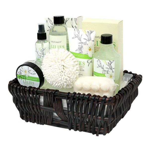 Gift Baskets for Women, Body & Earth Spa Basket Gifts for Women, Lily 10pc Spa Kit Gift Set with Bubble Bath, Shower Gel, Body Scrub,Body Lotion, Bath Salt, Birthday Gifts Set for Mom