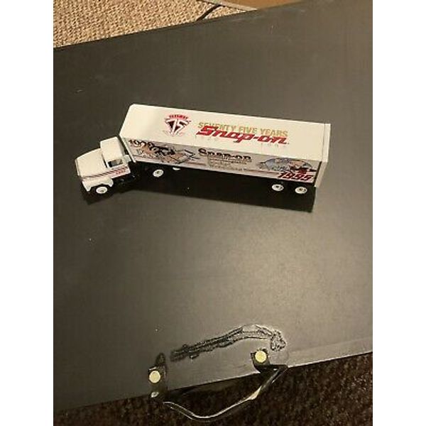 1995 Limited Edition Snap On/Winross 75 Year Socket Wrench Truck