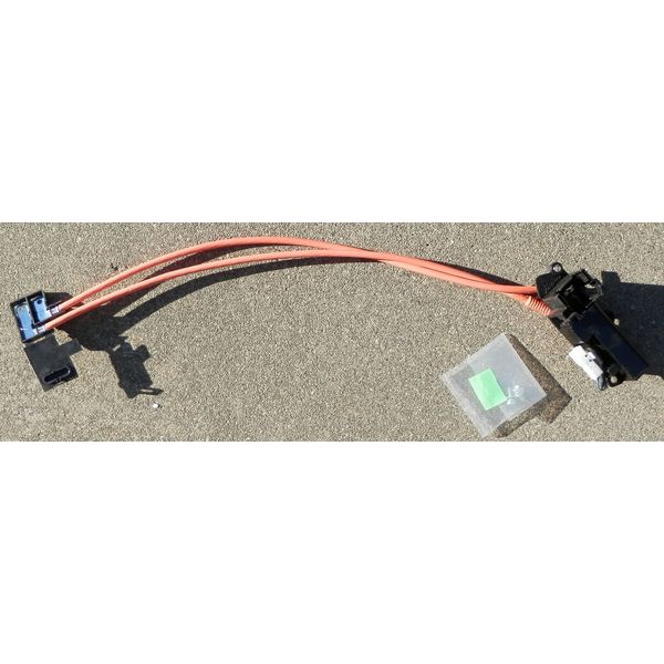 Prius 2001-3 high voltage battery disconnect socket.