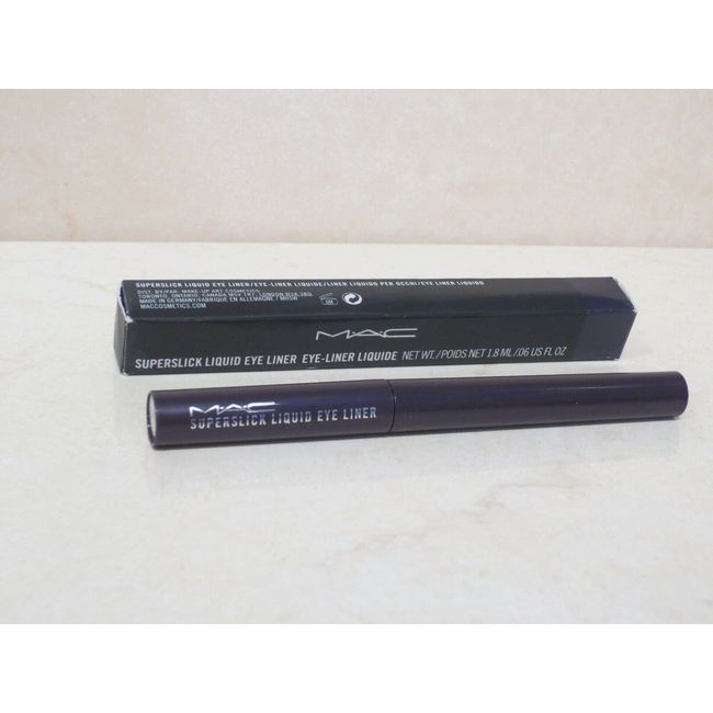 MAC SUPERSLICK LIQUID EYE LINER - SMOKY HEIR - 0.06 OZ BOXED