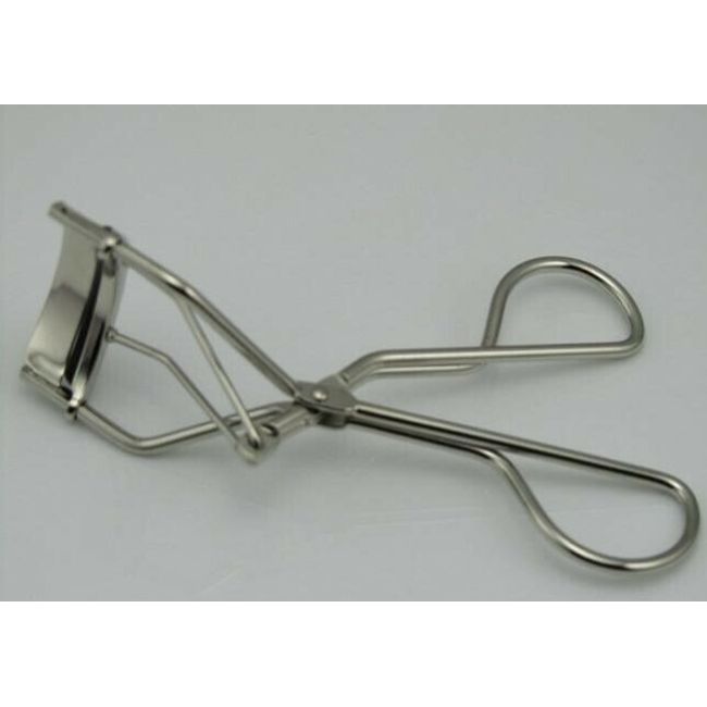 Brilliant Beauty Eyelash Curler Creates the ultimate curl for your Eyelash