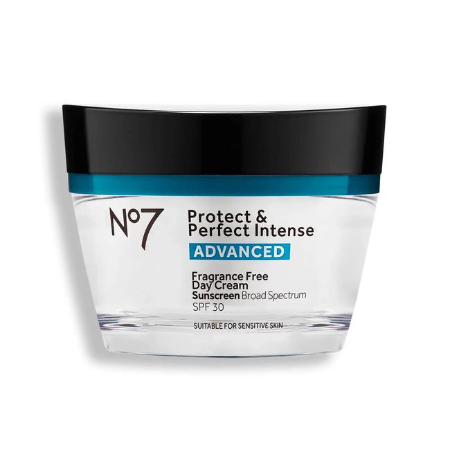 No7 Protect & Perfect Intense Advanced Day Fragrance Free Cream SPF 30 - Skin Tightening Cream with Hyaluronic Acid and Anti Wrinkle Technology - Anti Aging Face Cream With SPF