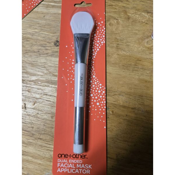 One & Another Dual Ended Facial Mask Applicator