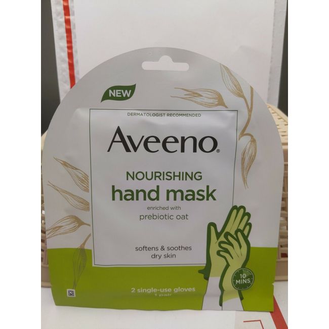 Aveeno Mask Nourishing Hand Mask Prebiotic Oat softens and soothes dry skin