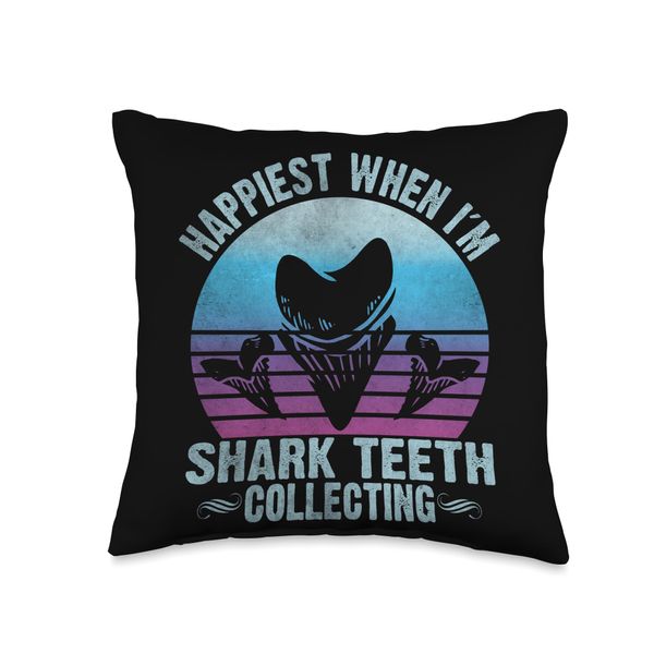 Happiest When I´m Shark Teeth Collecting Tooth Hunter Throw Pillow