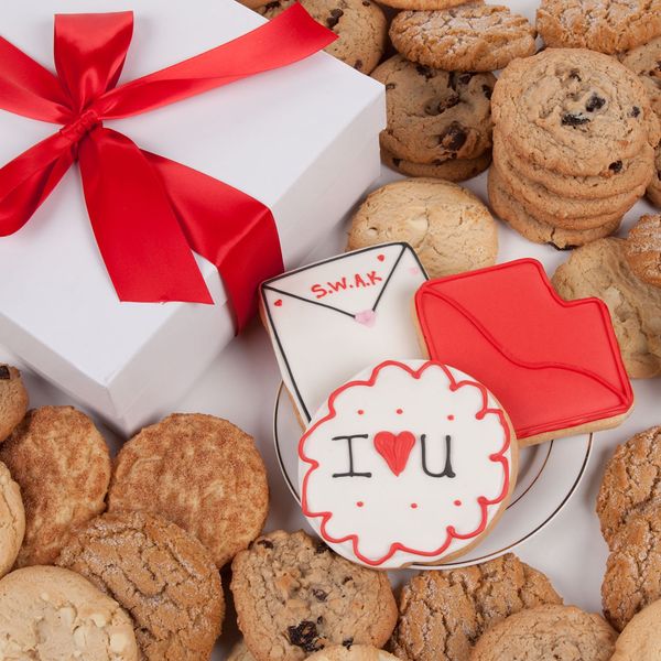 Lots of Love Signature Cookie Gift Box- 12 Pc.