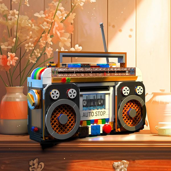 iixeal Retro Radio Recorder Building Blocks Brick Kits, Boys Radio Model Collectible Building Toys Set, Creative Gift for Adults, Children and Fans, with 2 Figures (554 Pieces)