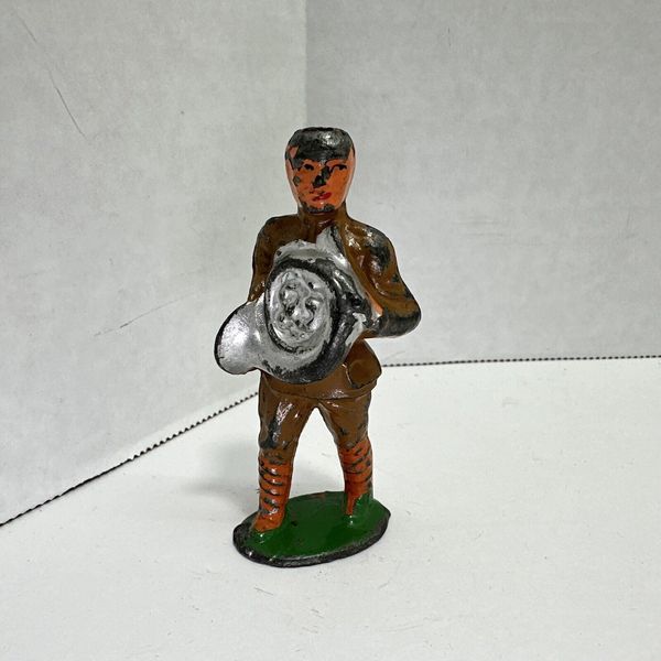 Barclay Manoil Soldier with French Horn. Tin Helmet U3