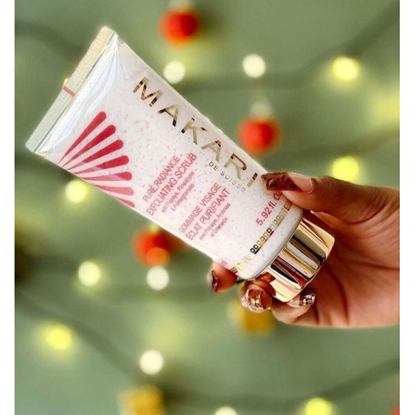 Makari Pure Radiance Exfoliating Scrub With Papaya, Pineapple & Pomegranate