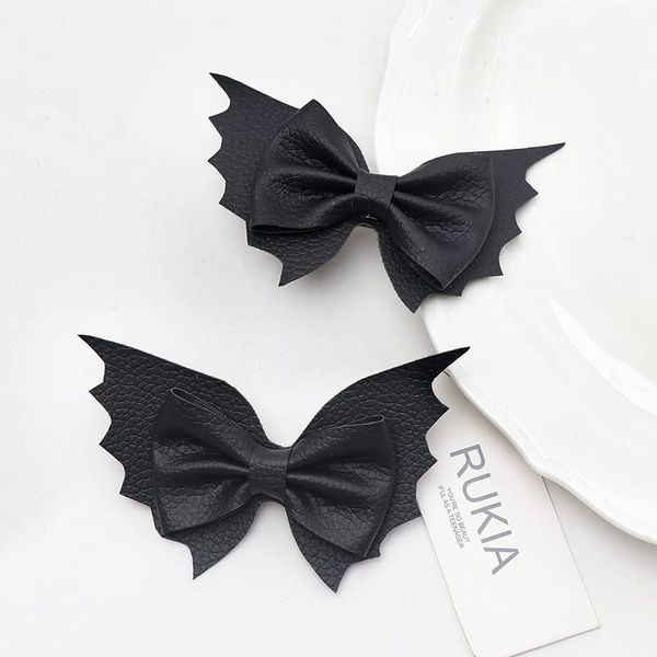 Bat Bow Hair Clips for Women Halloween Bat Hair Clip for Girls Halloween Hair Clips Barrettes Accessories for Kids Bat Wing Hair Bow Clip for Halloween Cosplay Decorations