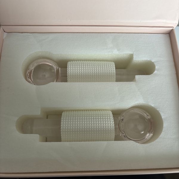 Monat Refreshing Facial Globes 2 Piece Set  open box