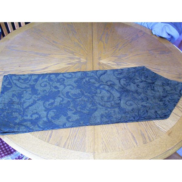 Table Runner Elegant  Dark Forest Green Exclt Condition 70x12 1/2"