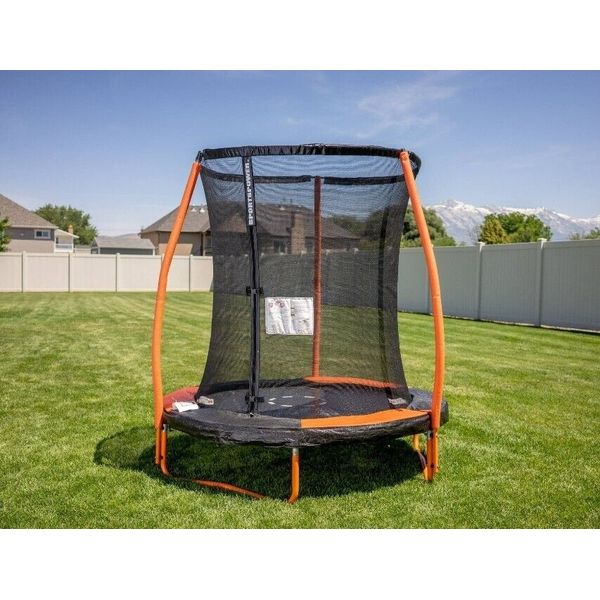 6-Foot Trampoline, with Enclosure and Mini Flash Light Zone Age 3-10 🔥🔥