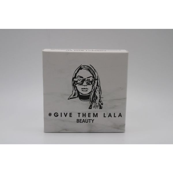 Give them Lala Beauty Showstopper highlighter